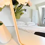 Jethon Exklusives City-appartement Бернбург