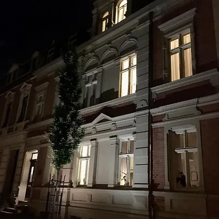 Jethon Exklusives City-appartement Бернбург
